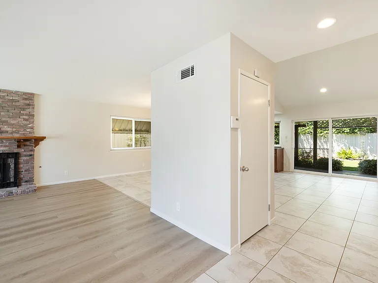 418 Ramble Ridge Dr — Photo 4
