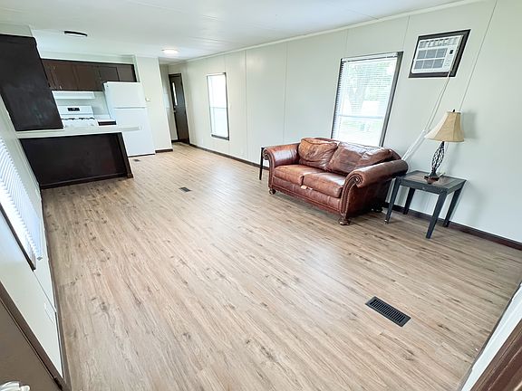 2nd image of 200 N 28th St #5