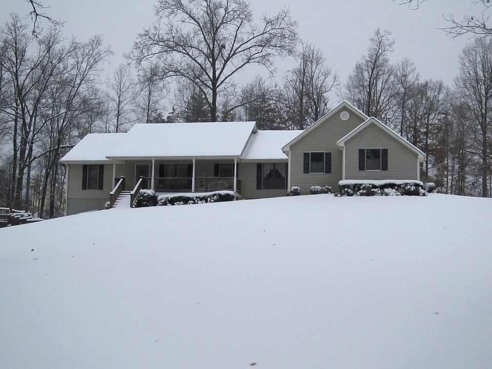2nd image of 300 Deerfield Cir