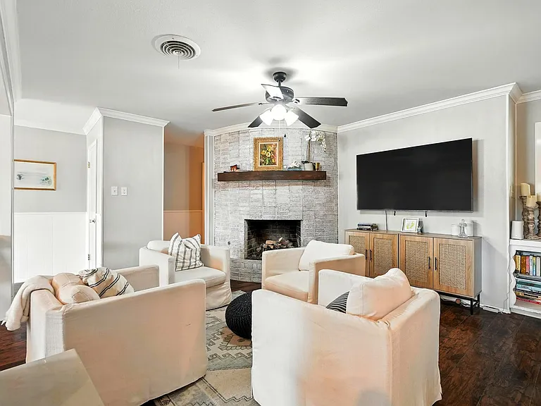 3026 Ventura Dr — Photo 5