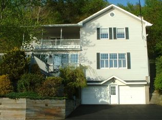 413 Lakeside Dr, Harveys Lake, PA 18618