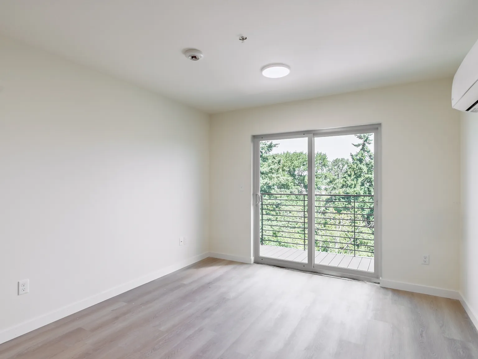 1809 East Sunset Drive — Photo 4
