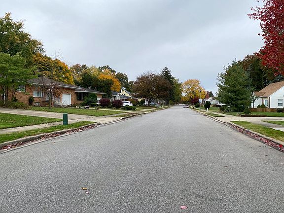 4th image of 120 Notre Dame Ave