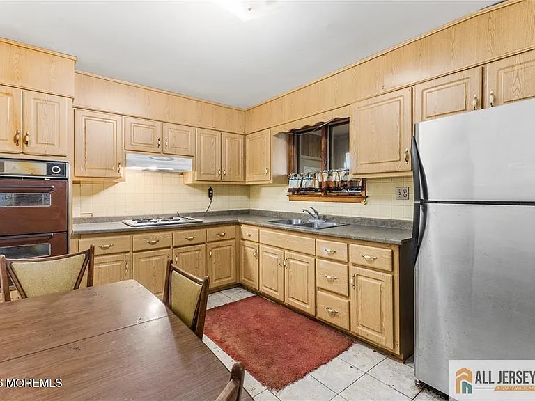 713 Lincoln Dr — Photo 18