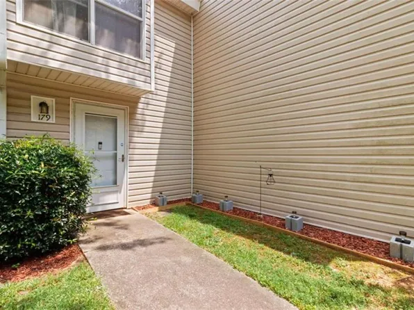 179 Governors Dr, Forest Park, GA 30297