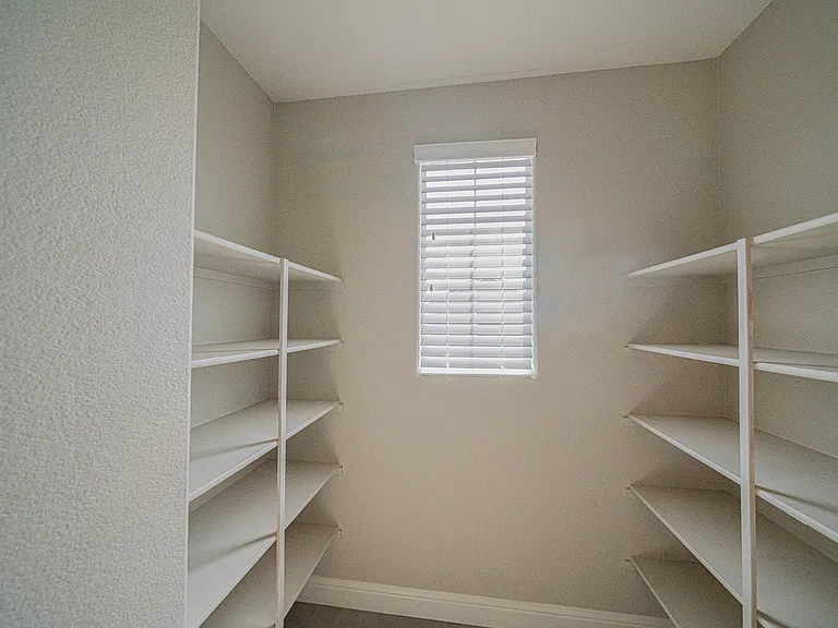 1501 Peony Ln — Photo 21