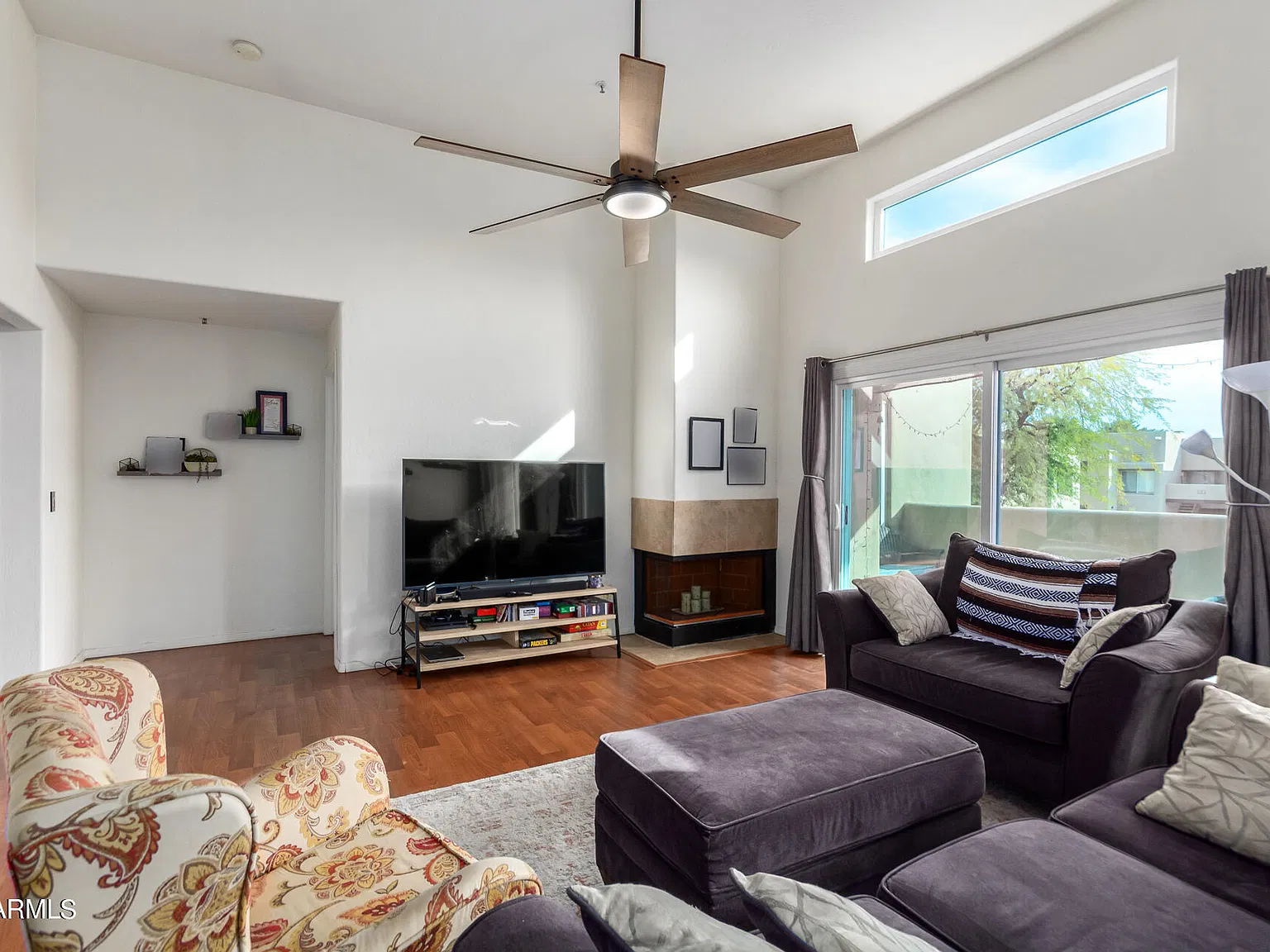 2 bed, 2.0 bath, 1301 sqft, $2,000 — Photo 3