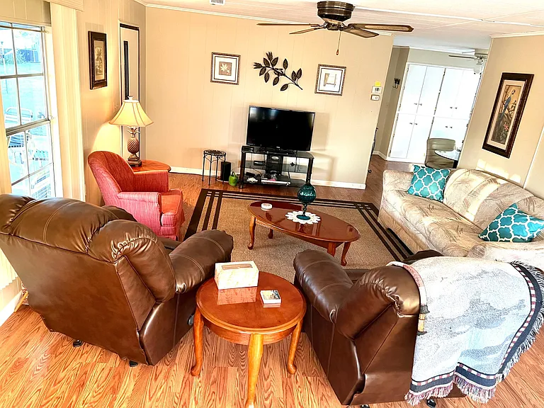 2859 E Elmwood Dr — Photo 13