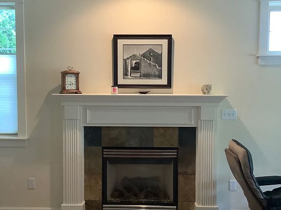 3rd image of 607 N Mountain Ave