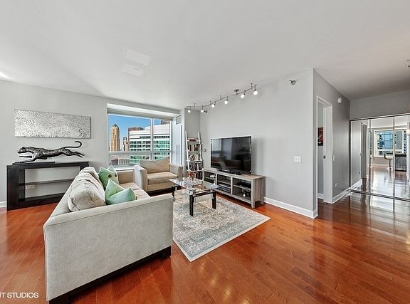 3rd image of 512 N McClurg Ct APT 4110