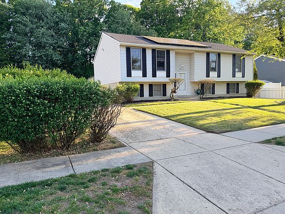 2nd image of 3819 Walters Ln