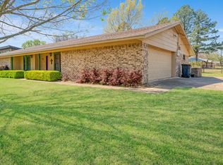 695 20th St NE, Paris, TX 75460