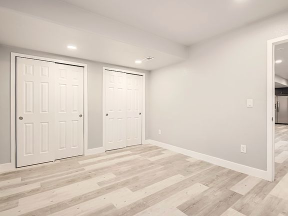 5th image of 15721 E Lake Cir
