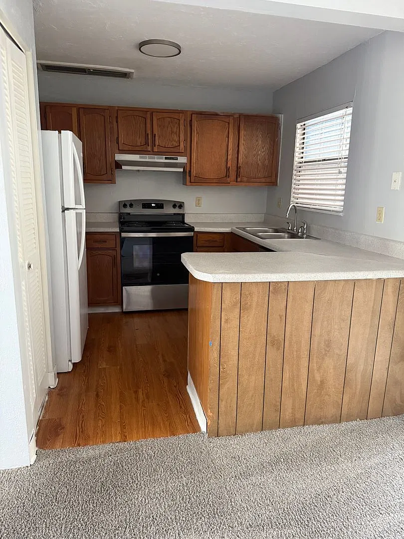* Limited Time Move In Special * One Month Free!! Affordable Gainesville Condo Near Uf Great Loca... — Photo 4