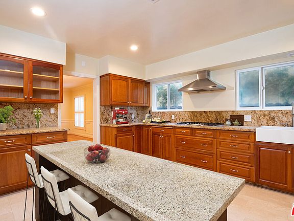 5th image of 6512 Moore Dr