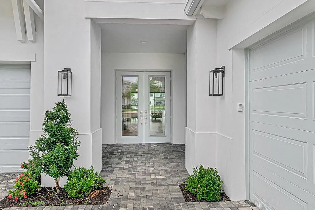 5 bed, 7.0 bath, 6591 sqft, $10,500 — Photo 4