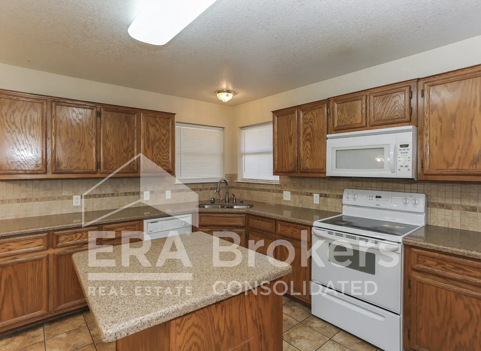 TIGER3813 — Photo 1