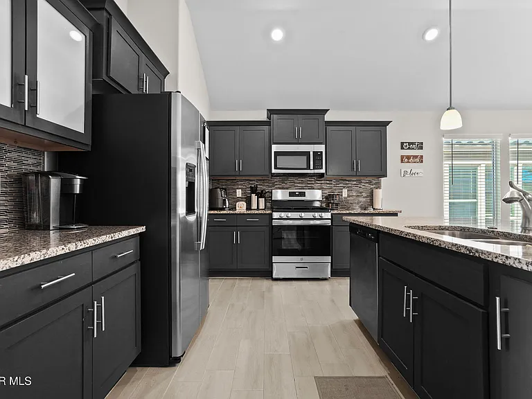 13920 Loreina Luz Ave — Photo 18