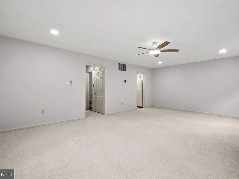 6056 Morgan Ct — Photo 15