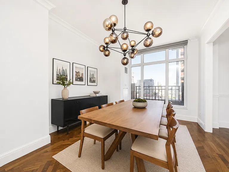 351 E 51st St #Penthouse 4A — Photo 4