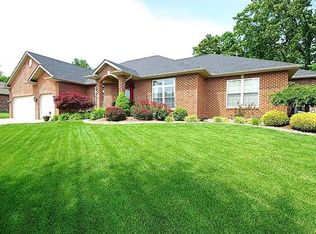 1336 Lantern Lights Cir, Lebanon, IL 62254