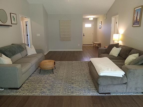 3rd image of 3749 E Sudbury Ct