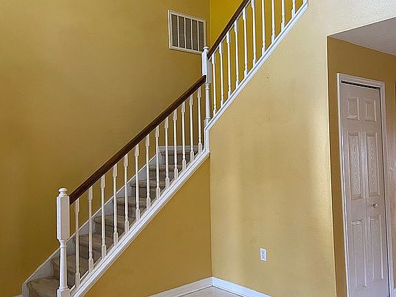 2nd image of 719 Valrico Hills Ln