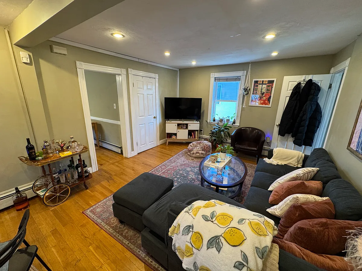 Building Photo - 755 Somerville Ave #3