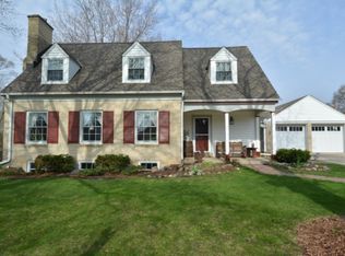 3847 N 101st St, Wauwatosa, WI 53222