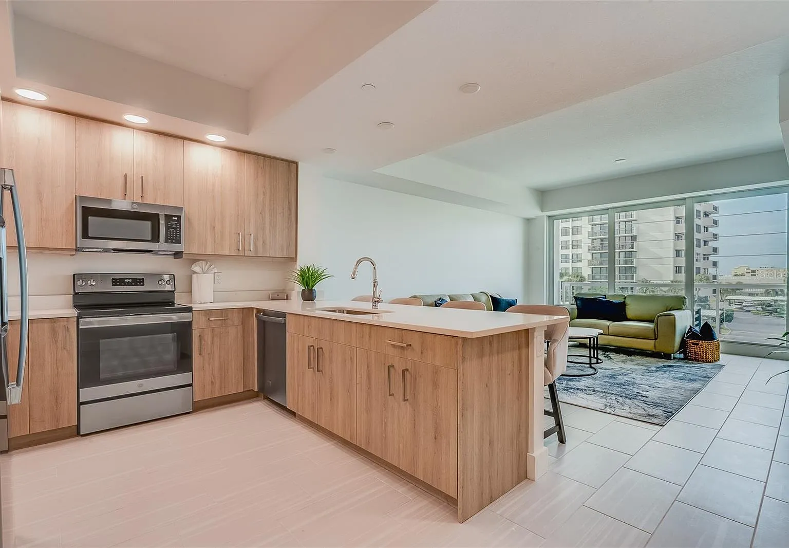 waterfront Island Estates condo — Photo 4