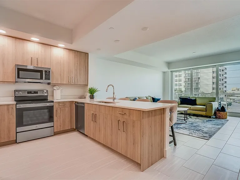 415 Island Way #311 — Photo 4