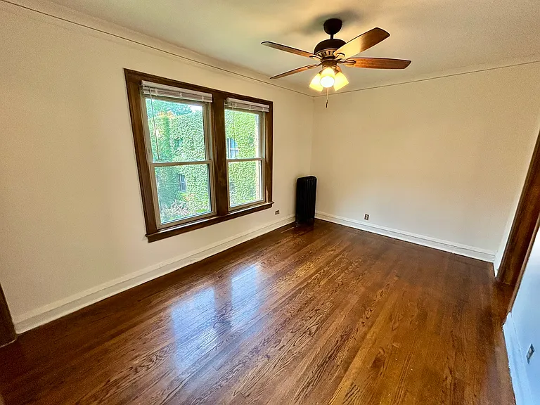 520 W Belden Ave — Photo 11