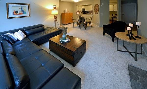 2nd image of 1486 Lexington Dr