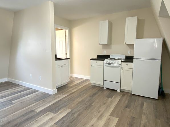 18 Imperial St #203