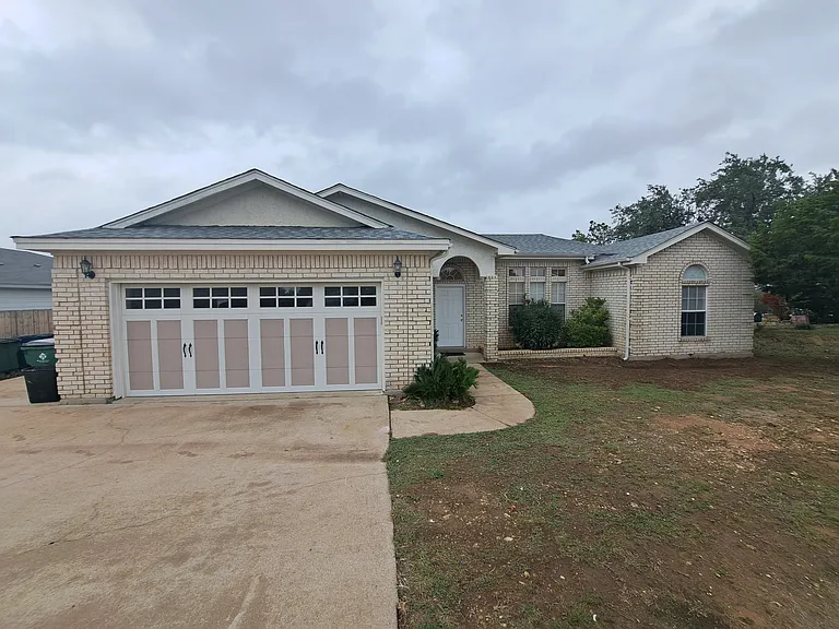 21604 Boggy Ford Rd — Photo 1