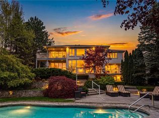 2 Anslow Ct, Hamilton, ON L9H 6Z2