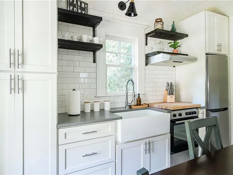 352 Sinclair Ave NE — Photo 11