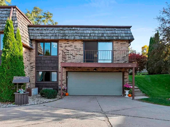 1140 Mount Mary Dr, Green Bay, WI 54311
