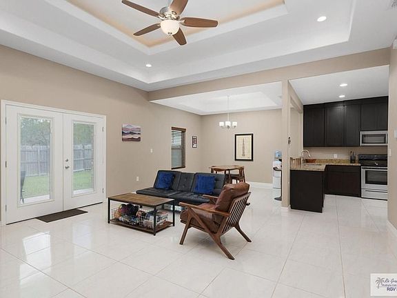 2nd image of 6960 Heritage Oak Dr