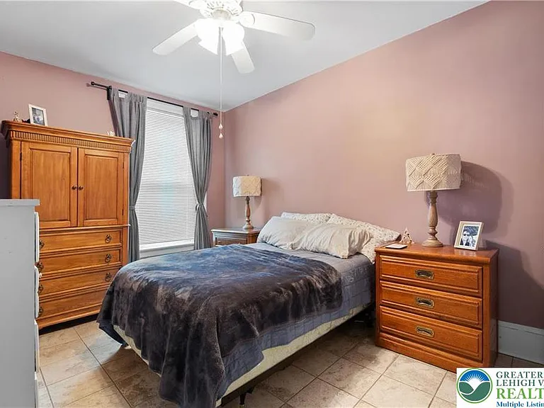 717 W Broad St #1 — Photo 10