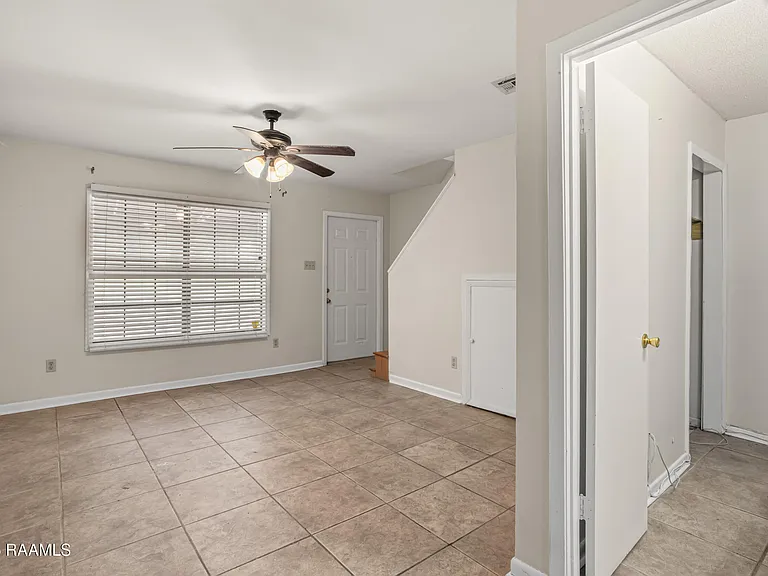 115 Woodworth Ln #F — Photo 4