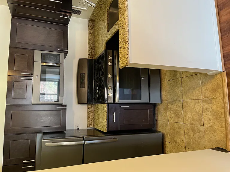The 925 Apartments — Photo 65