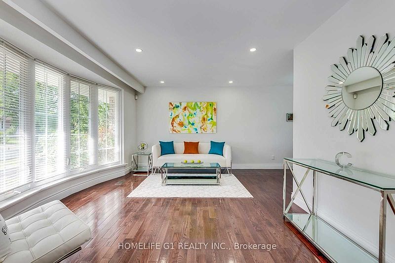 Mississauga House for rent - 3 Bedrooms — photo 2