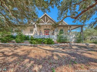 250 Broken Arrow, Floresville, TX 78114