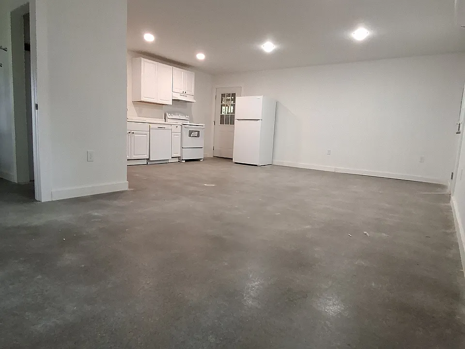 46 Lena Dr