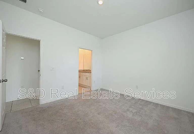 685 Crown Rose Dr — Photo 16