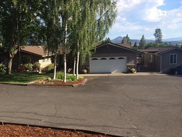 1st image of 609 Vista Park Dr