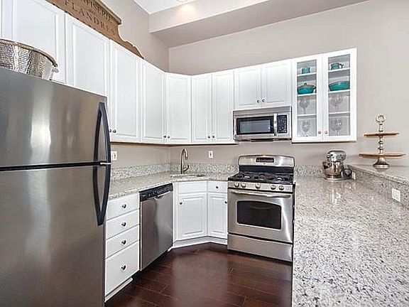 4th image of 278 Bunker Hill St #2