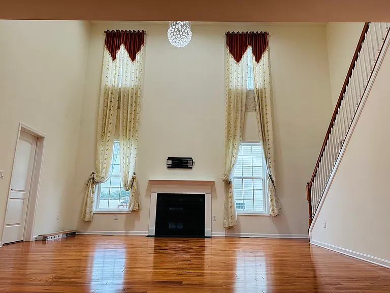 557 W Birdie Ln — Photo 10