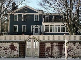 89 Grovers Ave, Bridgeport, CT 06605